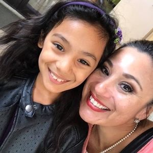 Meet your Posher, Dee dee